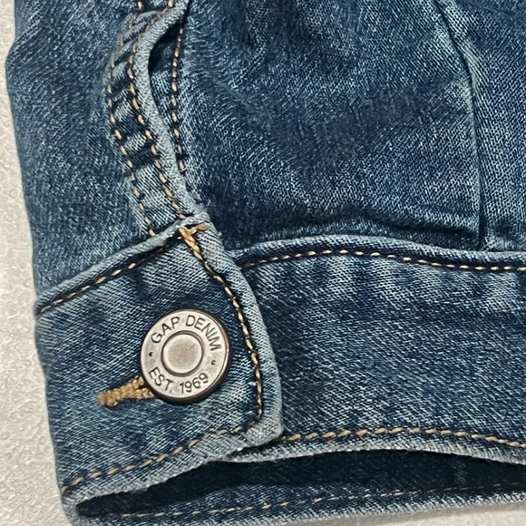 Girls GAP Jean jacket (like new) - Picture 9 of 10